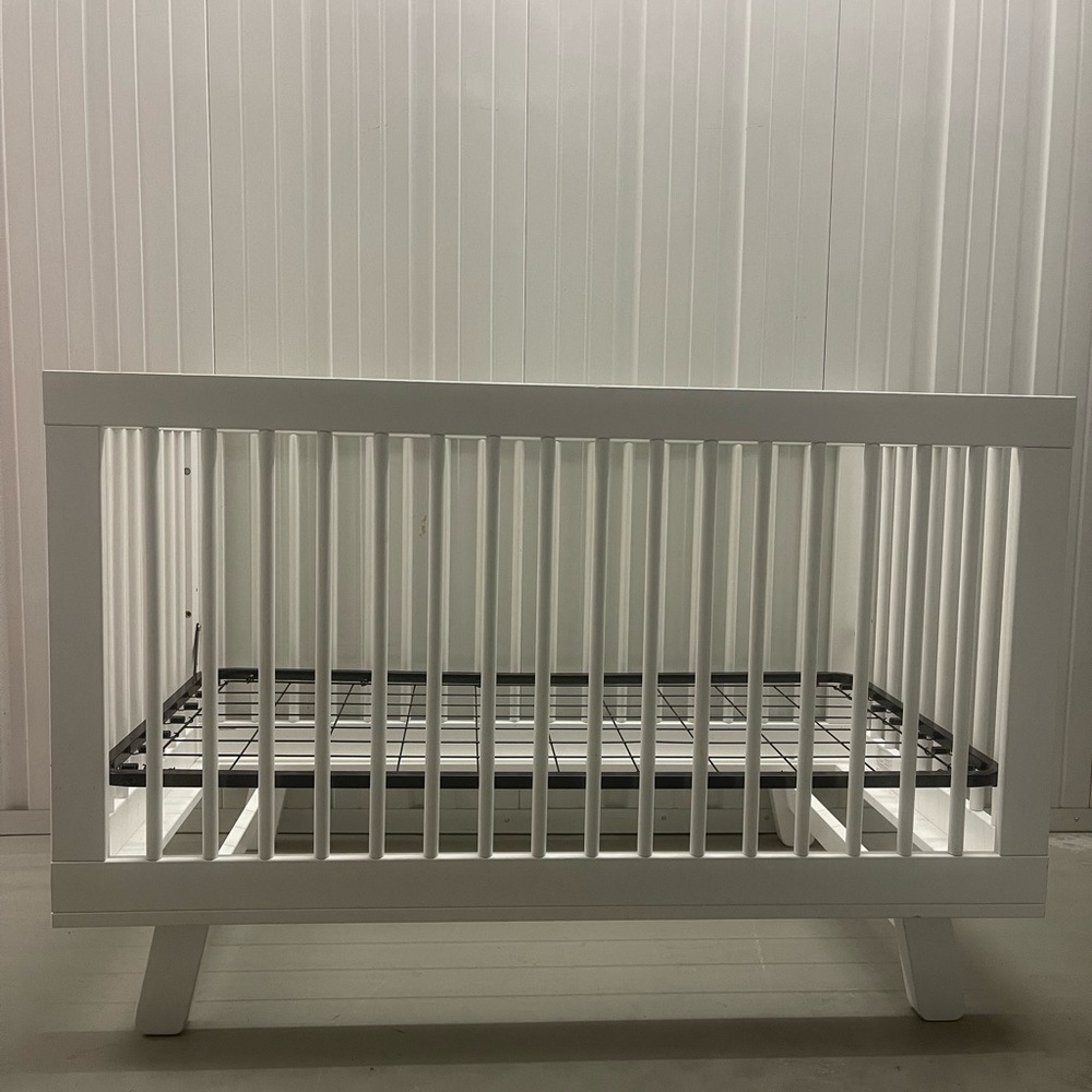 Babyletto Hudson 3-1 Convertible Crib